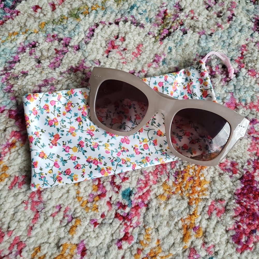 Nine West Thick Frame Sunglasses Nude Taupe NWOT